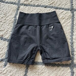 Gymshark Vital Seamless Shorts. Color Black. Size Small